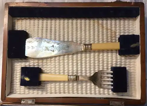 14-teiliges versilbertes Fischbesteck ohne Marke im Original-Besteckkasten