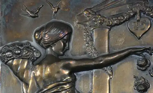 Ziertafel, Messing versilbert, Aphrodite, Erinnerung an die Silberhochzeit