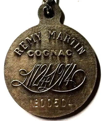 Werbeplakette „REMY MARTIN COGNAC“ mit Kette zum 250-jährigen Firmenjubiläum