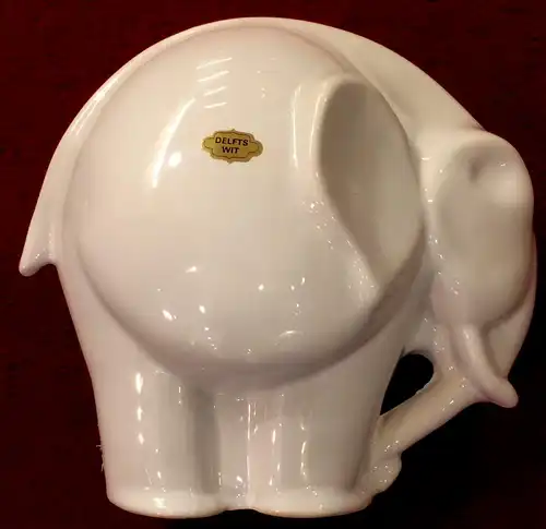 Elefant (Wappentier der US-Republikaner) aus weißem Delfter Porzellan