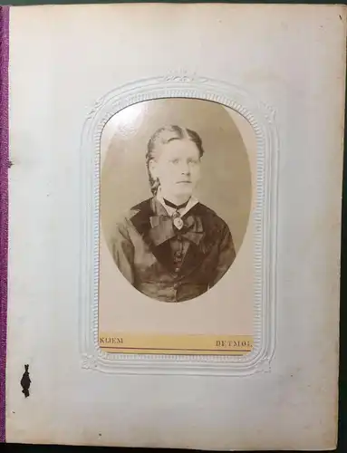 Kleines altes Photoalbum, Ende des 19. Jahrhunderts