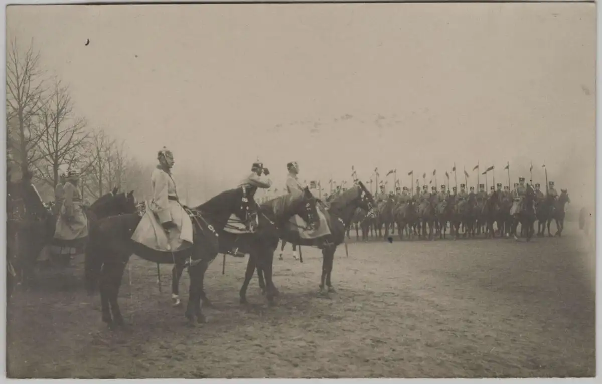 Photographie 1. Weltkrieg: Kaiser Wilhelm II. beim Truppenbesuch