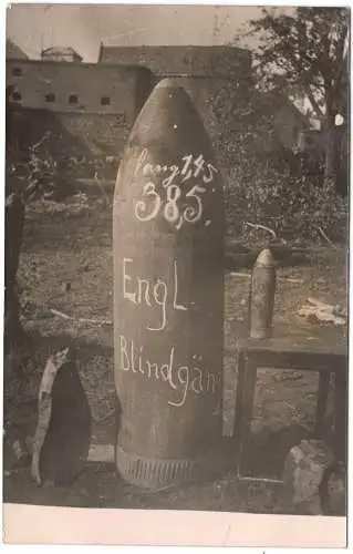 Photographie 1. Weltkrieg: Englischer Blindgänger 1915