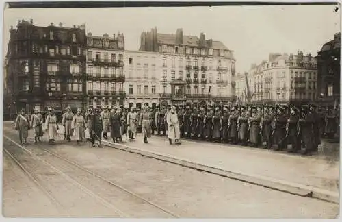 Photographie 1. Weltkrieg: Truppenparade vor König Ludwig III. 1915 in Lille