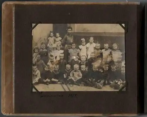 Kleines Photoalbum mit 47 Aufnahmen, 1910er – 1930er Jahre