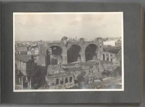 Kleines Photoalbum mit 33 Aufnahmen aus Italien, 1930er Jahre