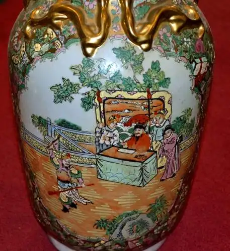 Chinesische Vase,bemalt und vergoldetem Dekor