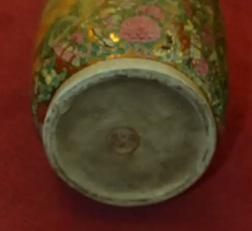 Chinesische Vase,bemalt und vergoldetem Dekor