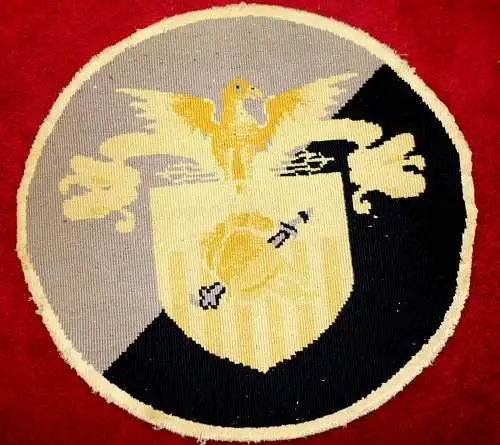 Wappenteppiche,Teppich,zwei,Adler der Pfeile hält,Schild,Helm,Zepter,wohl n.1945