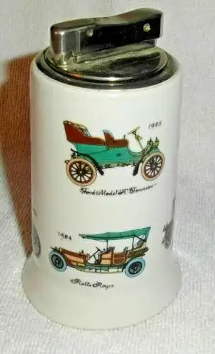 Benzin-Tischfeuerzeug aus Porzellan mit Oldtimer-Motiven