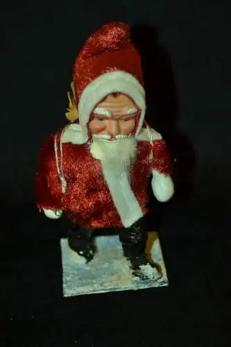 Nikolaus Figur,mit Korb,wohl Mitte des 20. Jhdt. roter Mantel,26 cm