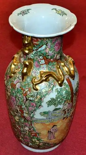 Chinesische Vase,bemalt und vergoldetem Dekor