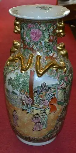 Chinesische Vase,bemalt und vergoldetem Dekor