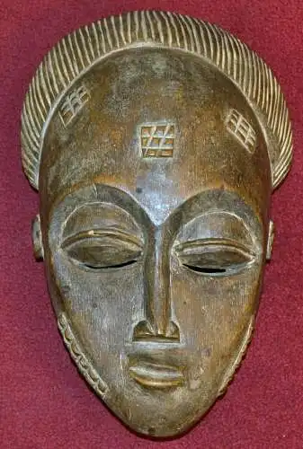 Afrikanische Maske,Holz geschnitzt ,Herkunft unbekannt