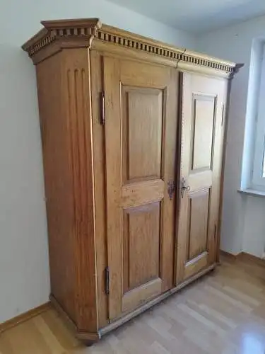 Eichenschrank,massiv,um 1800,Biedermeier,alles original,mit Schlüssel