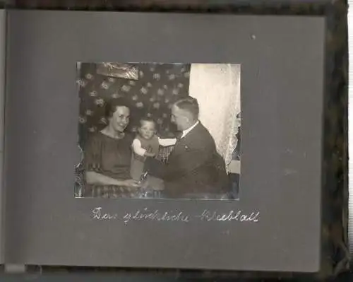 Photoalbum aus den 1920er Jahren mit 86 Photographien, vorwiegend Familienphotos