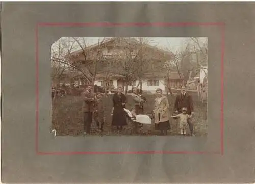 Original-Farb-Photographie, Familienphoto Lenggries, ca. 1920, im Passepartout