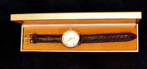 Herrenarmbanduhr, IWC Schaffhausen,Automatic,18 Kt. m. Schachtel, Geh.NR. 134779