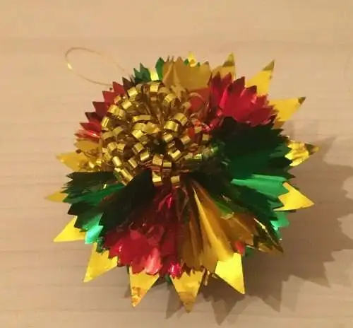 Baumschmuck, , Kugel aus bunter Lametta,zum Aufhängen