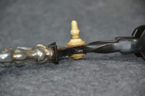 Salatzange,Griffe aus Silber,Greifarme Horn,1860, 