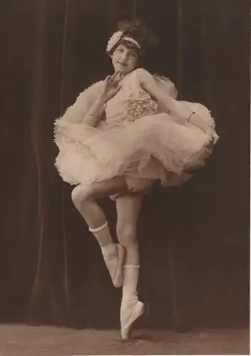 Fotografie, s/w, Hemes Studio; Newark, junge Ballett-mädchen, stehend, ca.1920