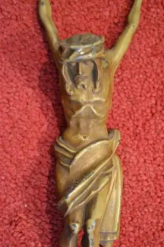 Jesus, Heiland am Kreuz, Metall koloriert, etwa 1920