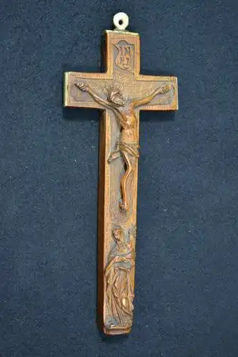 Schnitzerei, Reliquienkreuz, Jesus am Kreuz, Holz, Horn, Mitte 18. Jhdrt, barock