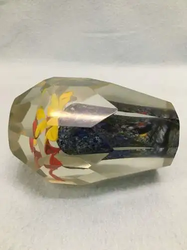 Paperweight, Bunte Blumen, 652 Gramm, 20 Jhdt.