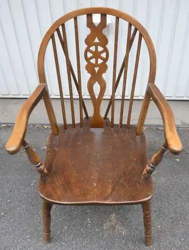 Möbel,Mobiliar, Zwei Windsorsessel, aus Eichenholz, ca 1830