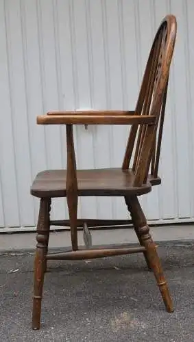Möbel,Mobiliar, Zwei Windsorsessel, aus Eichenholz, ca 1830