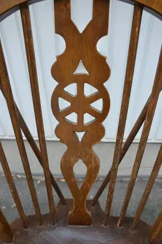 Möbel,Mobiliar, Zwei Windsorsessel, aus Eichenholz, ca 1830