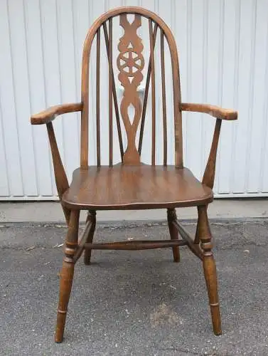 Möbel,Mobiliar, Zwei Windsorsessel, aus Eichenholz, ca 1830