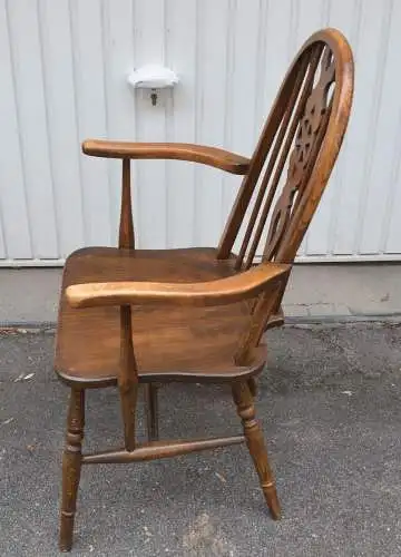Möbel,Mobiliar, Zwei Windsorsessel, aus Eichenholz, ca 1830