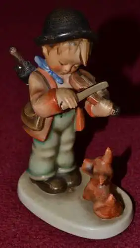 Hummelfigur,Junge mit Geige und Hund, 13,0 cm x 9,0 cm,ca 1980