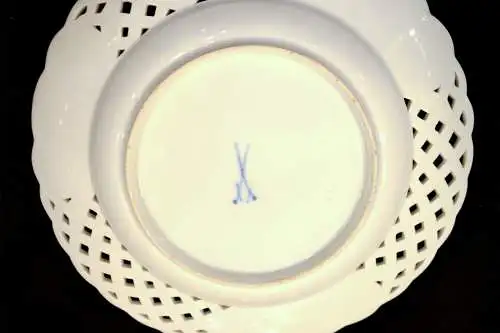 Meissen,Porzellan,Zwiebelmuster,2 kl. Durchbruch-Platten ,blau-weiß, 1.Wahl,