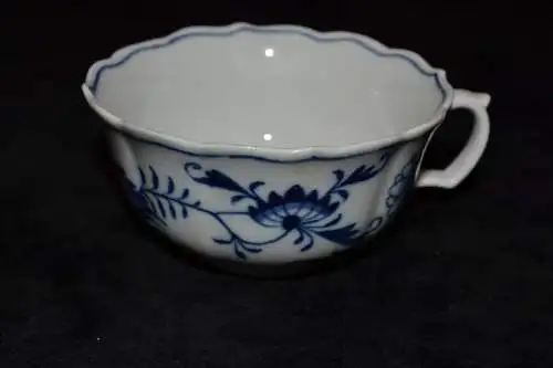 Meissen,Porzellan,Zwiebelmuster,2 Teetassen ,blau-weiß, 1.Wahl, 9,8 x 5,0 cm