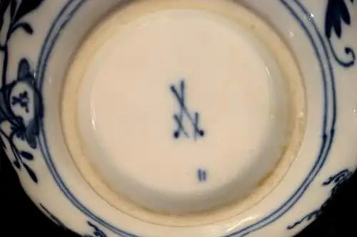 Meissen,Porzellan,Zwiebelmuster,2 Teetassen ,blau-weiß, 1.Wahl, 9,8 x 5,0 cm