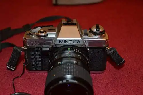 Minolta X-300,mit Tasche,Nr.108664,Objektiv RMC Tokina 1:4, Ø55mm