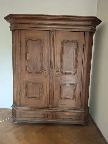 Möbel,Barockschrank 2-türig, Eiche und Tanne, wohl fränkisch, um 1700