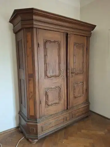 Barockschrank 2-türig, Eiche und Tanne, wohl fränkisch, um 1700