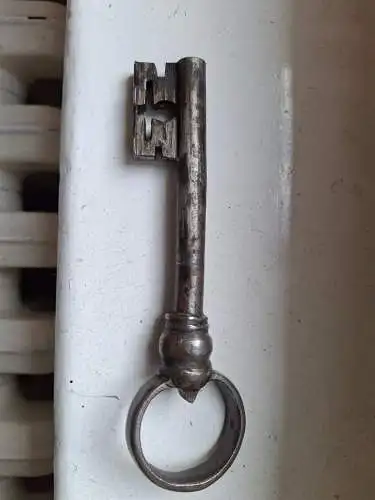 Möbel,Barockschrank 2-türig, Eiche und Tanne, wohl fränkisch, um 1700