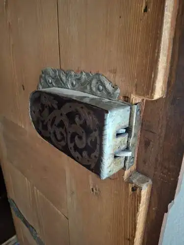 Möbel,Barockschrank 2-türig, Eiche und Tanne, wohl fränkisch, um 1700
