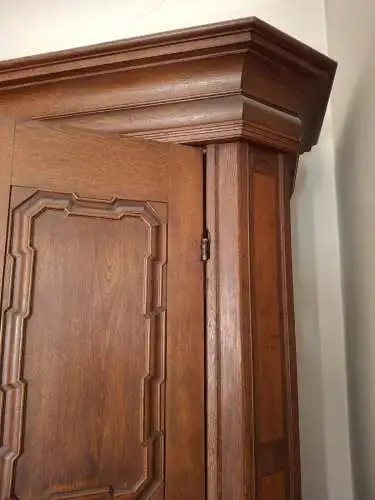 Möbel,Barockschrank 2-türig, Eiche und Tanne, wohl fränkisch, um 1700