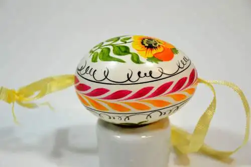 Osterei,Gänseei,handbemalt,orange Blume,monogrammiert,Z.F. ,Tschechien,wohl 1988