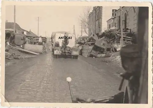 Militaria,Foto,II Weltkrieg,Rußland,Vormarsch zerstörte Stadt,1942