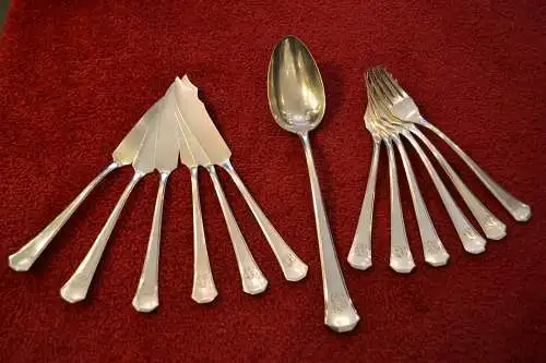 Fischbesteck mit Vorlegelöffel, 13 tlg, WMF I/O, versilbert, 602 Gramm, 1920