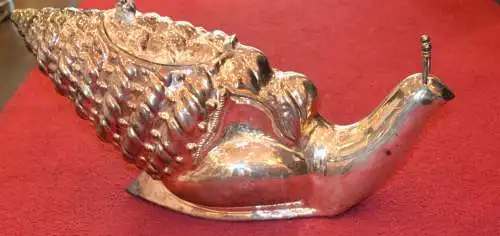 versilberter Eiskübel in Form einer Riesenschnecke,Italien,wohl Teghini