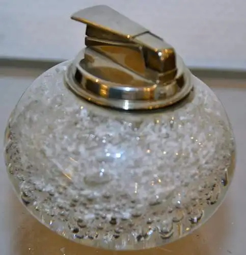 Gasfeuerzeug, runde Glaskugel,1970 , muss gereinigt werden