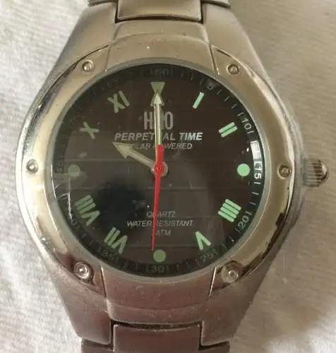 „HMO“ Solarbetriebene Quarz-Herren-Armbanduhr im Originalkarton, neu