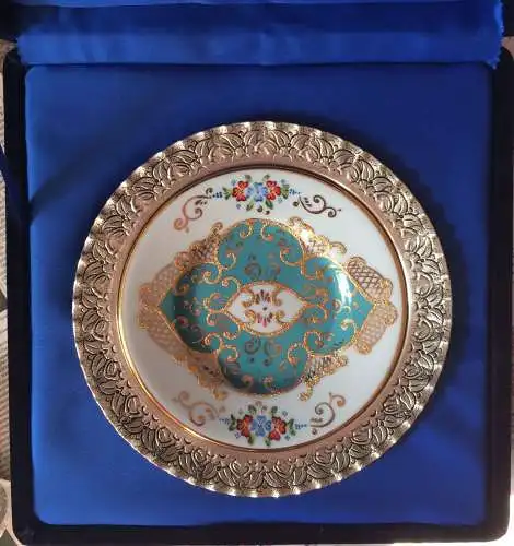 Zierteller mit Metallrand der türkischen Marke "Kütahya Porselen", im Etui, 2003